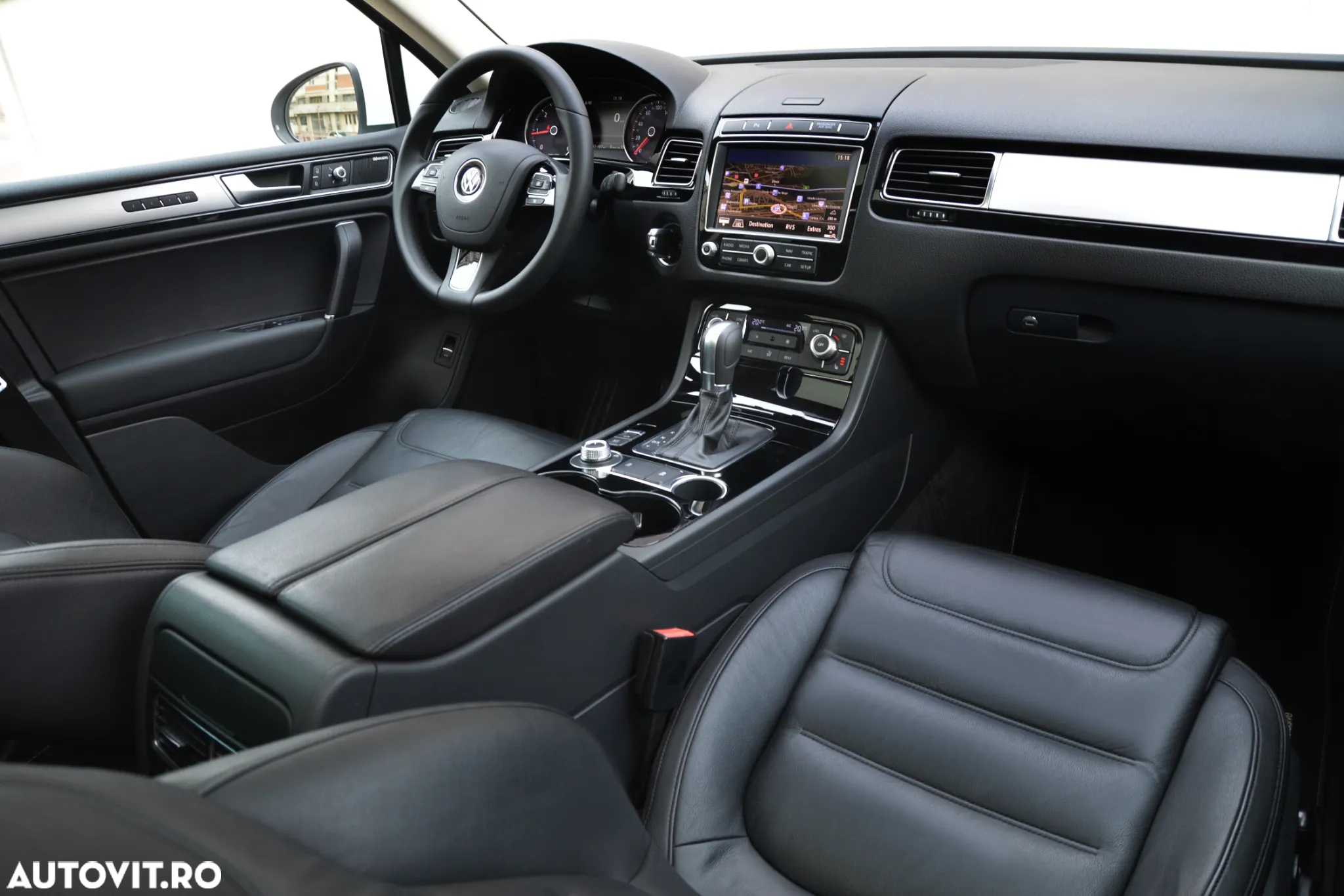 Volkswagen Touareg - 12