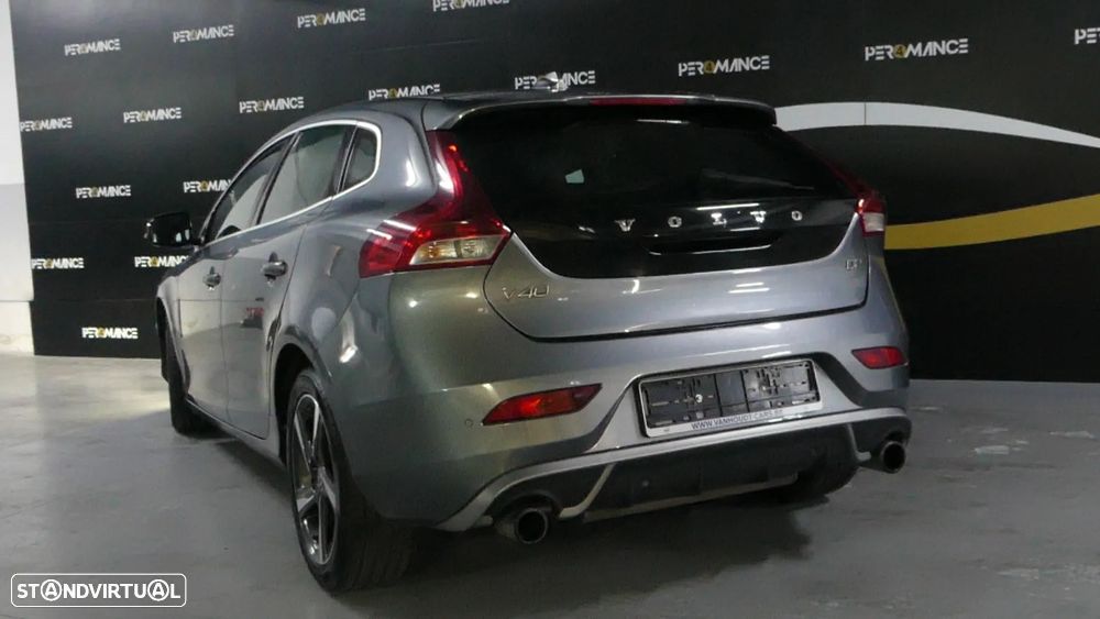Volvo V40 D2 R Design - 16