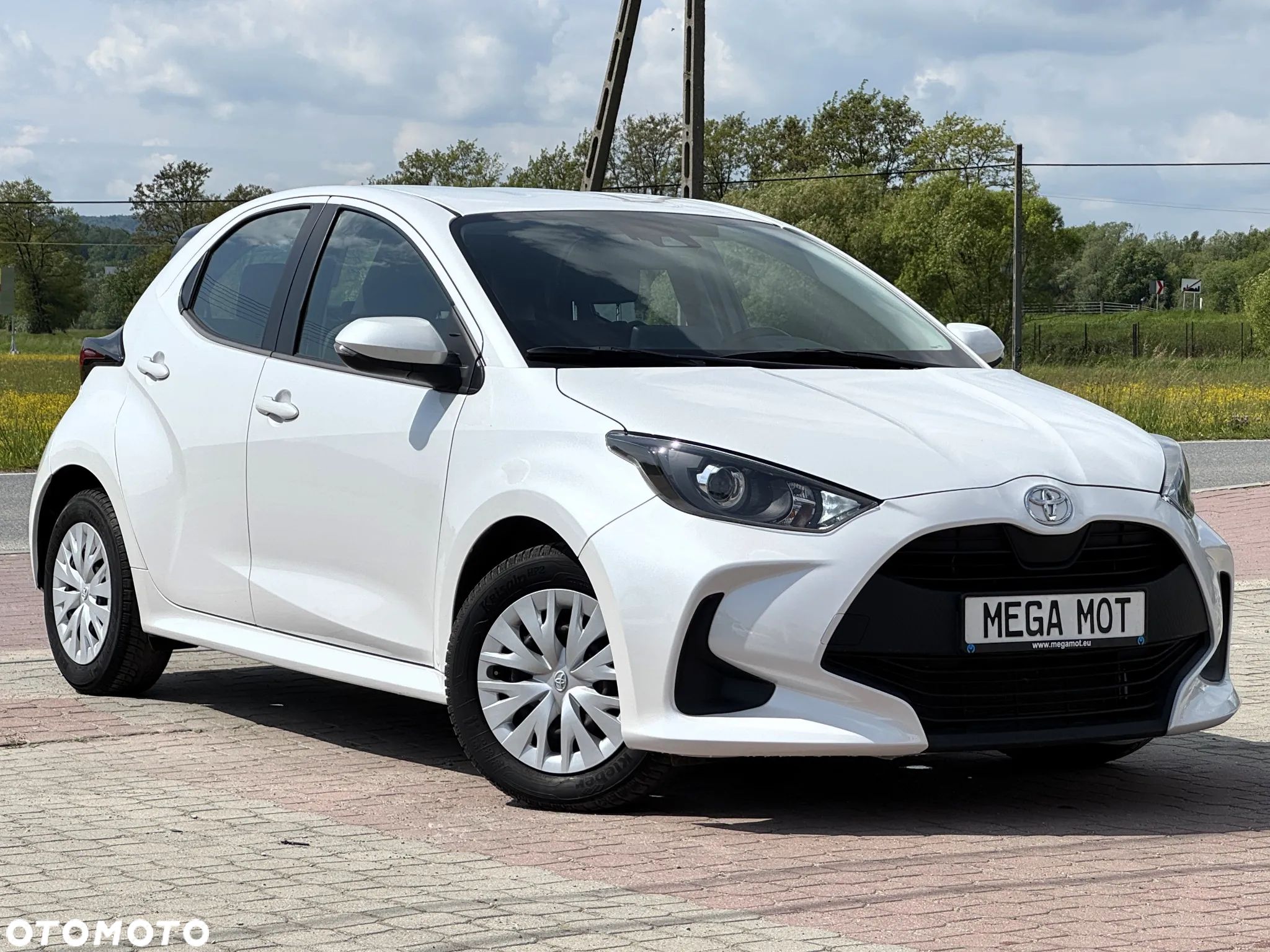 Toyota Yaris - 1