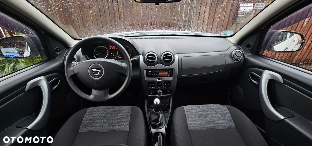 Dacia Duster 1.6 16V 4x2 - 8