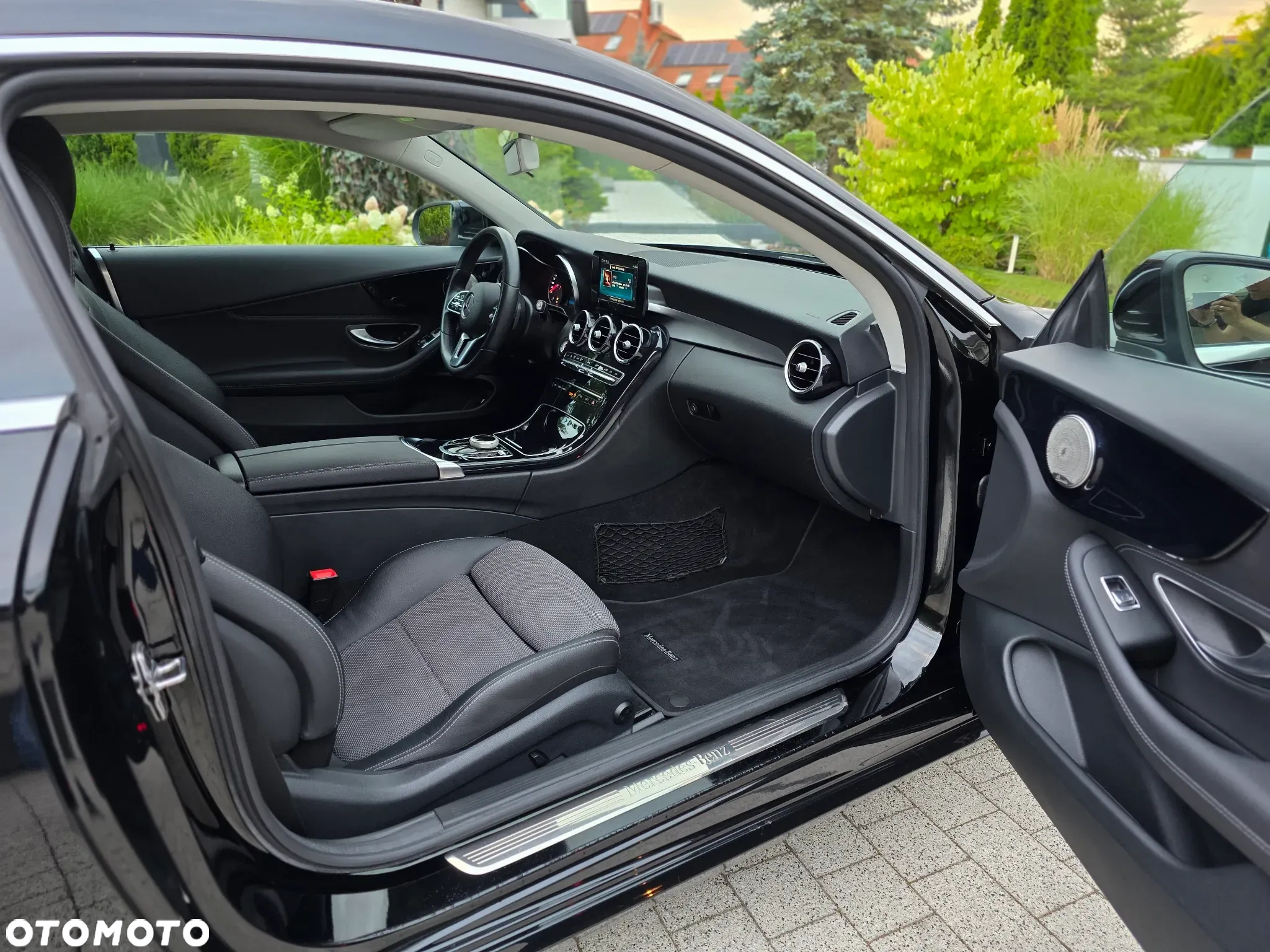 Mercedes-Benz Klasa C 300 4MATIC 9G-TRONIC - 19