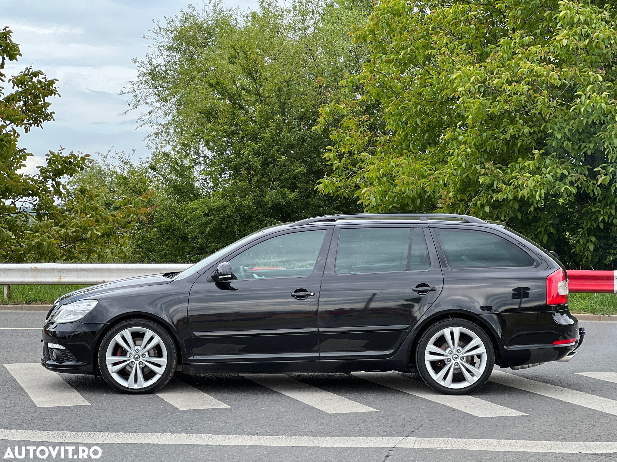 Skoda Octavia Combi 2.0 TDI RS - 5