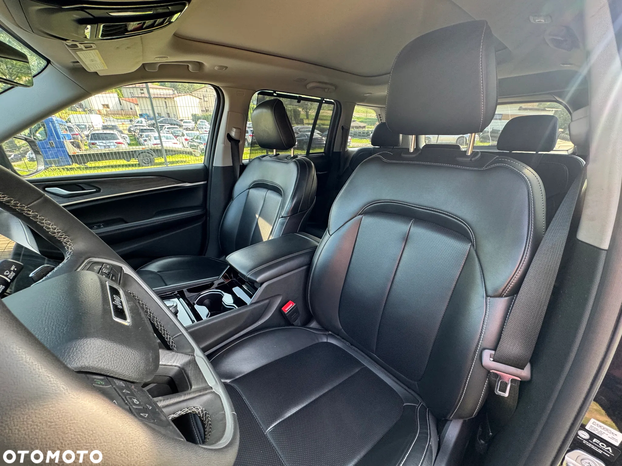 Jeep Grand Cherokee - 10