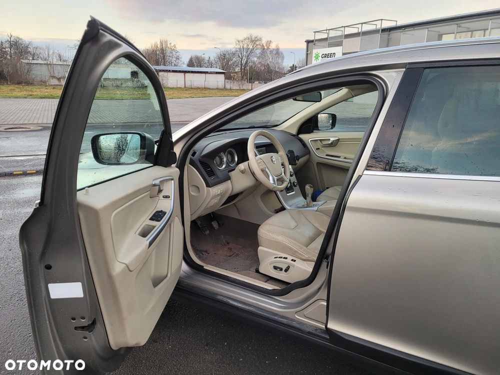 Volvo XC 60 D5 AWD Summum - 10