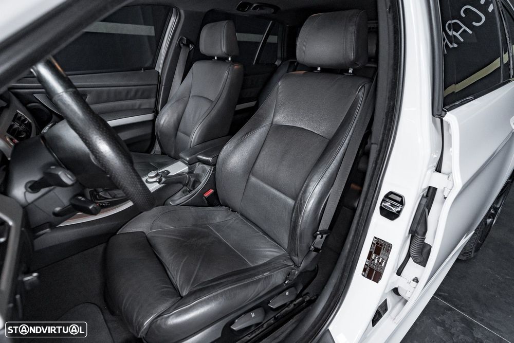 BMW 320 d DPF Touring Aut. Edition Fleet Sport - 18