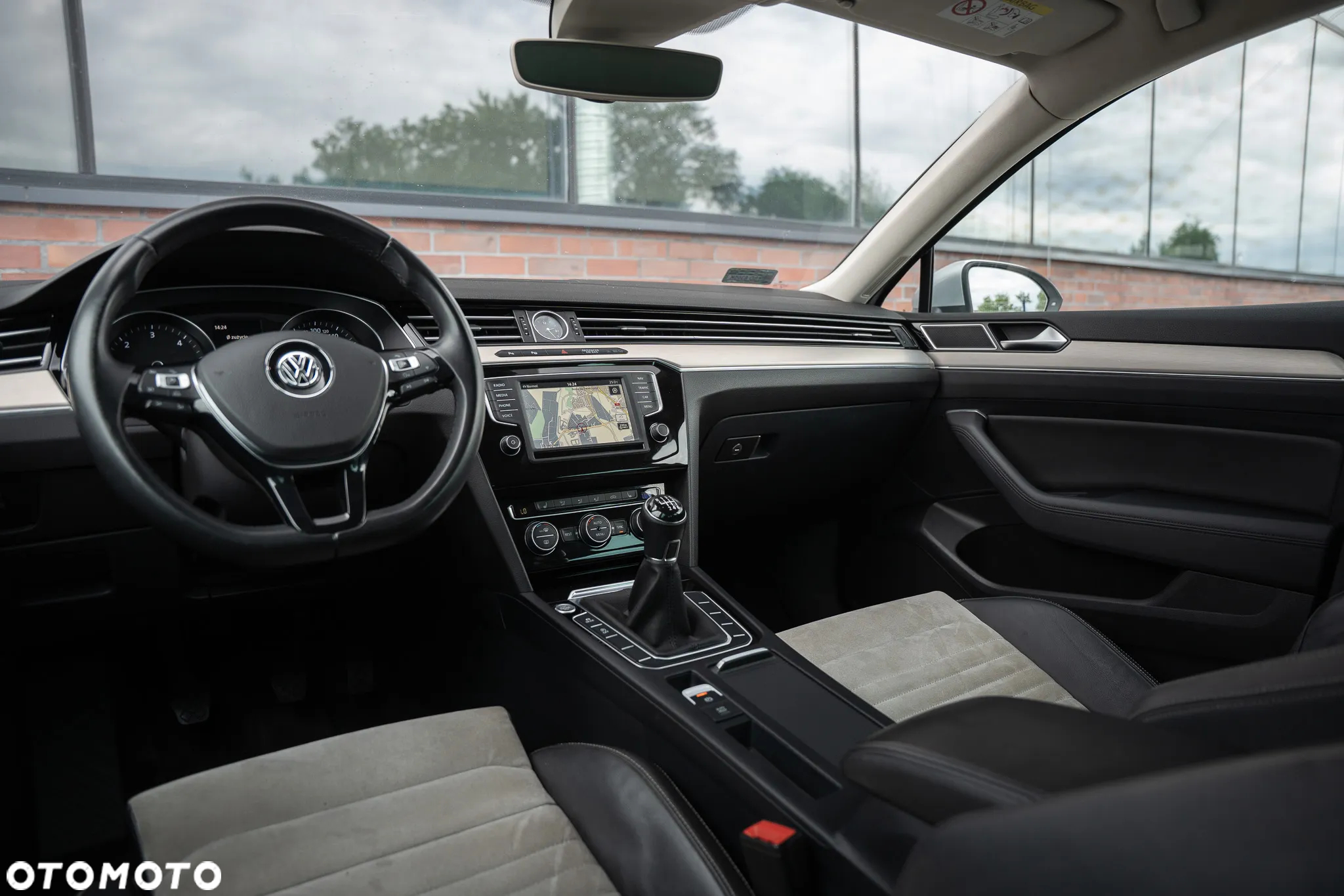 Volkswagen Passat 2.0 TDI BMT Comfortline - 23