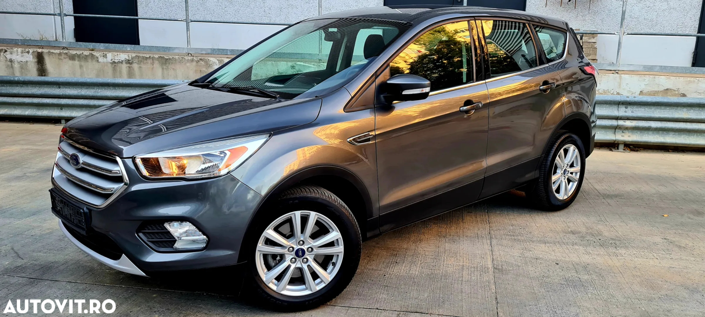 Ford Kuga 1.5 TDCi 2WD Trend - 2