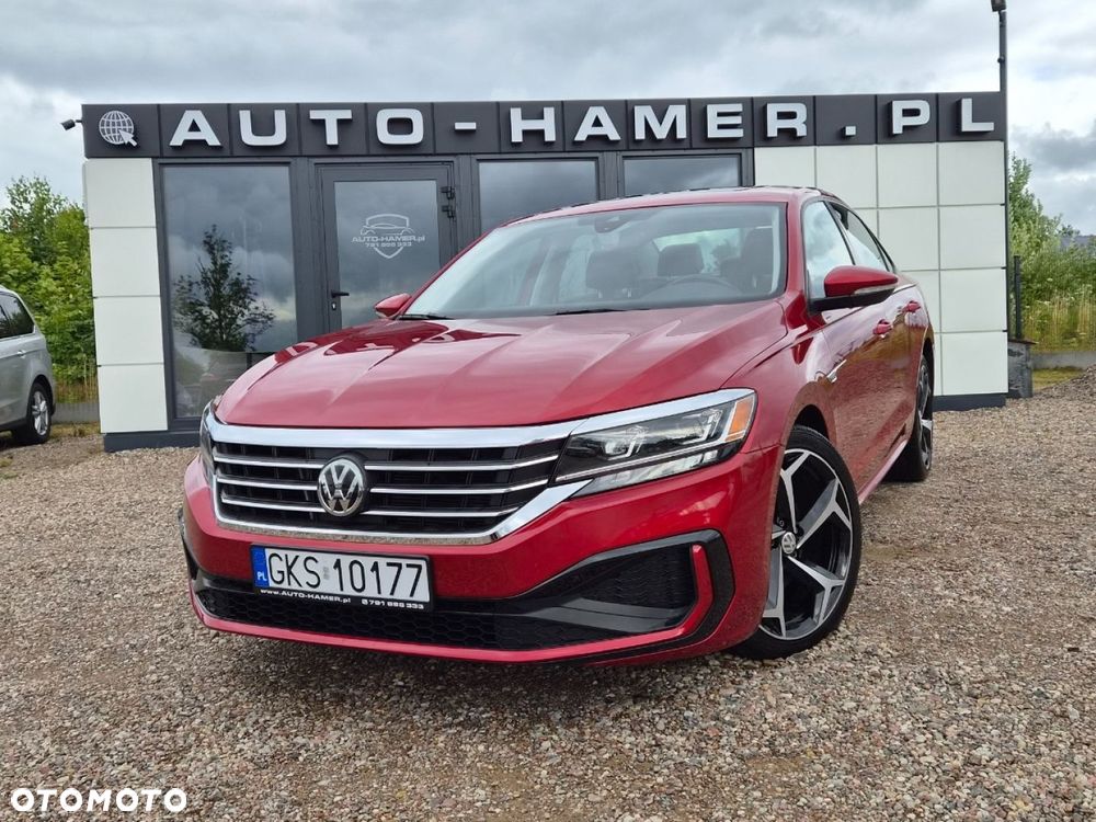 Volkswagen Passat - 1