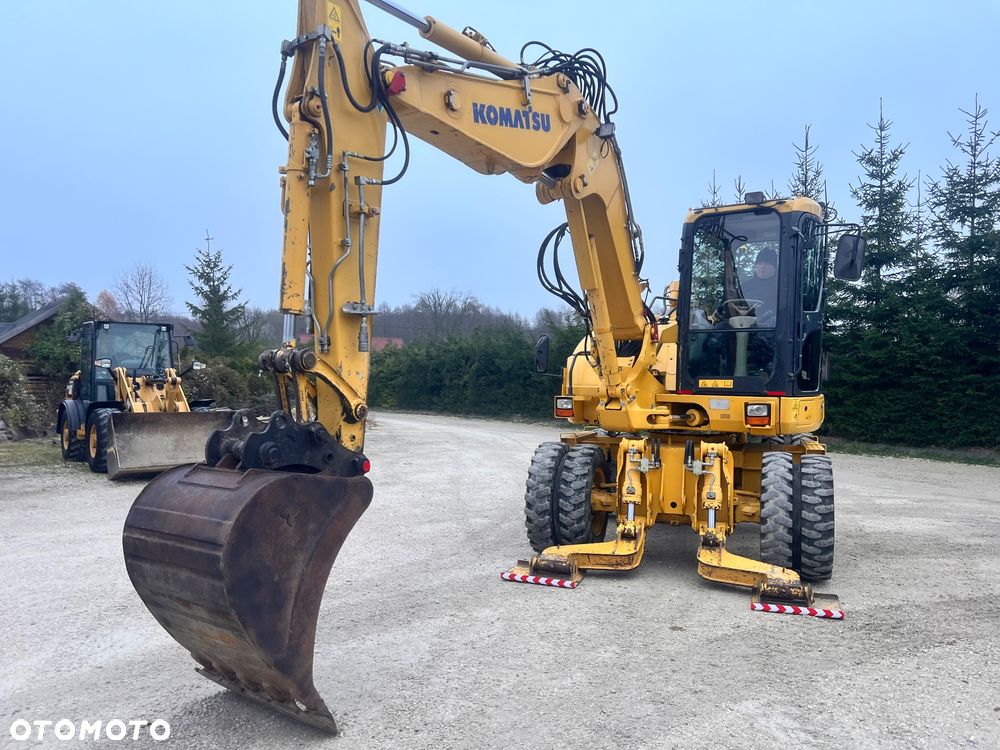 Komatsu 4x4x4 ramię łamane Koparka kołowa KOMATSU  PW98MR-8 10ton 4x4x4 ośki skrętne Ramię 3x łamane BEZ DPF i ADBLUE 4 cyl dodatkowe wyjścia hydr Pług Podpory 2012 szybka zwinna Prosto z importu 1 właściciel Cat TEREX Liebherr Wacker Pw 98 Mr 8 11 - 25
