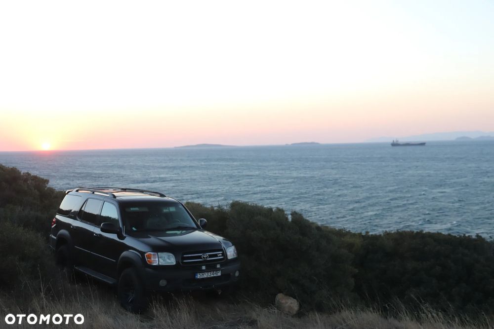 Toyota Sequoia - 27