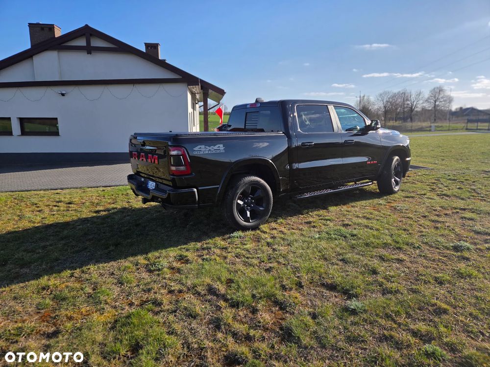 RAM 1500 5.7 Crew Cab Shortbed Bighorn Black - 5