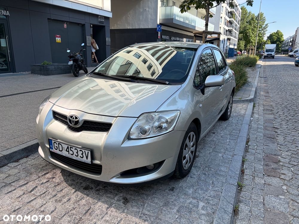 Toyota Auris 1.4 D-4D Luna - 2