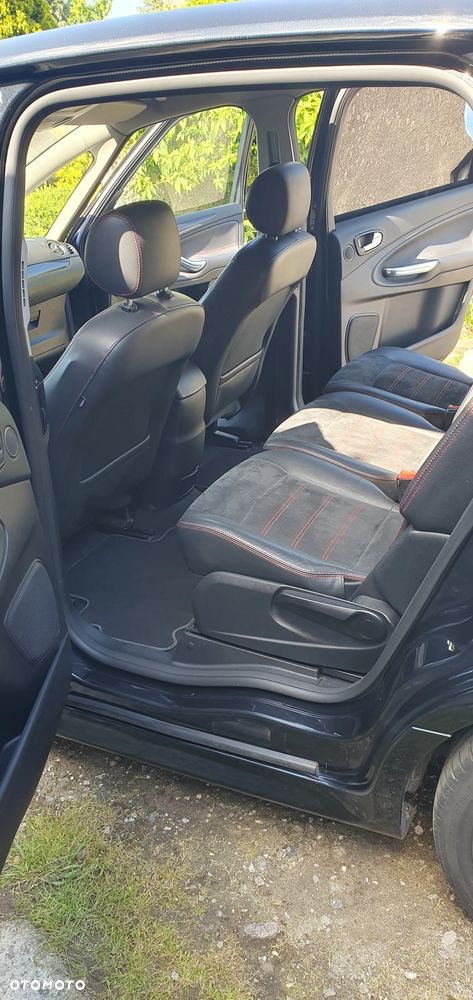 Ford S-Max - 17