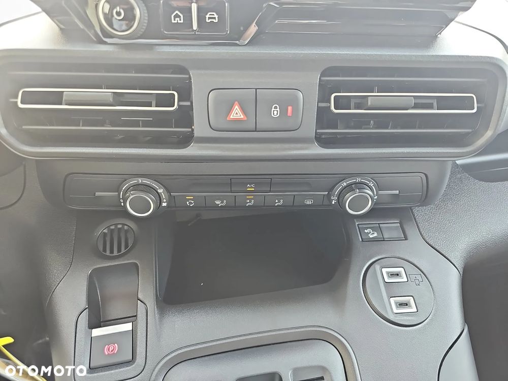 Fiat Qubo 1.5 D 7-Sitzer Icon - 18