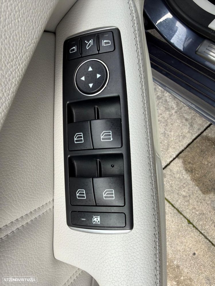 Mercedes-Benz E 350 BlueTEC Avantgarde 4-Matic - 42