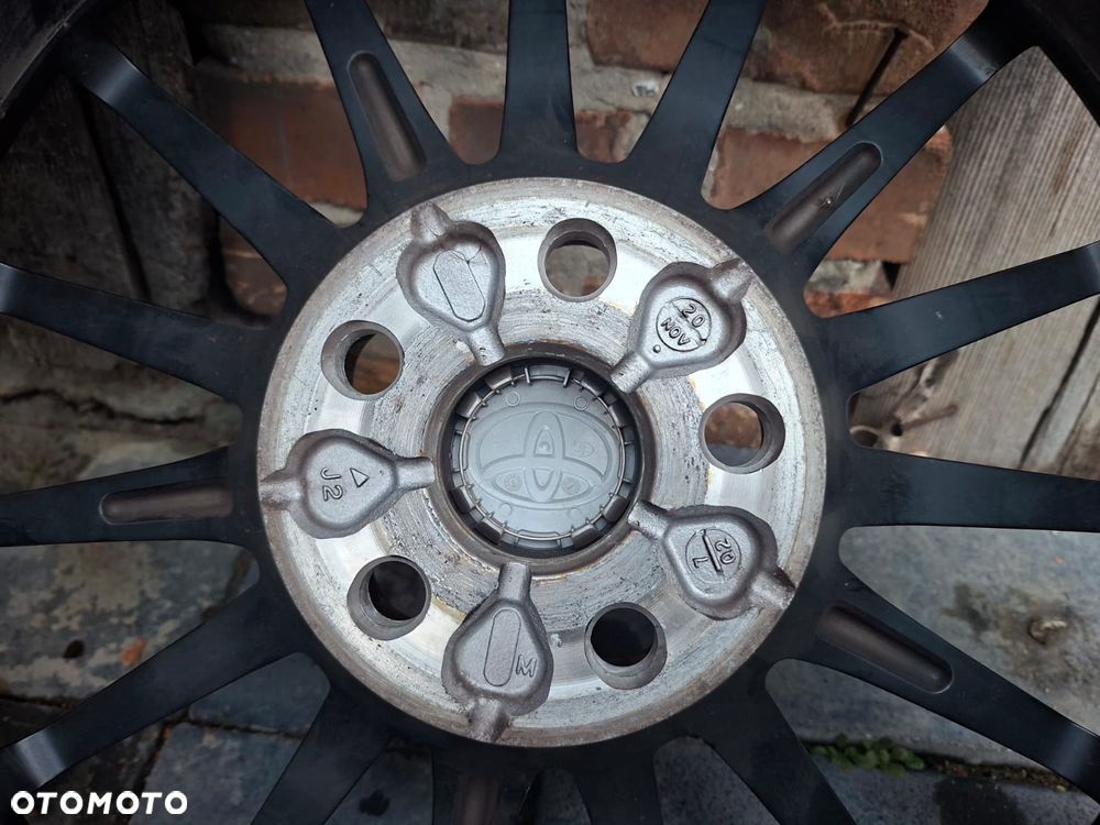 Koła Felgi Toyota Yaris GR 18 Cali 8j ET 45 Opony 24r - 5