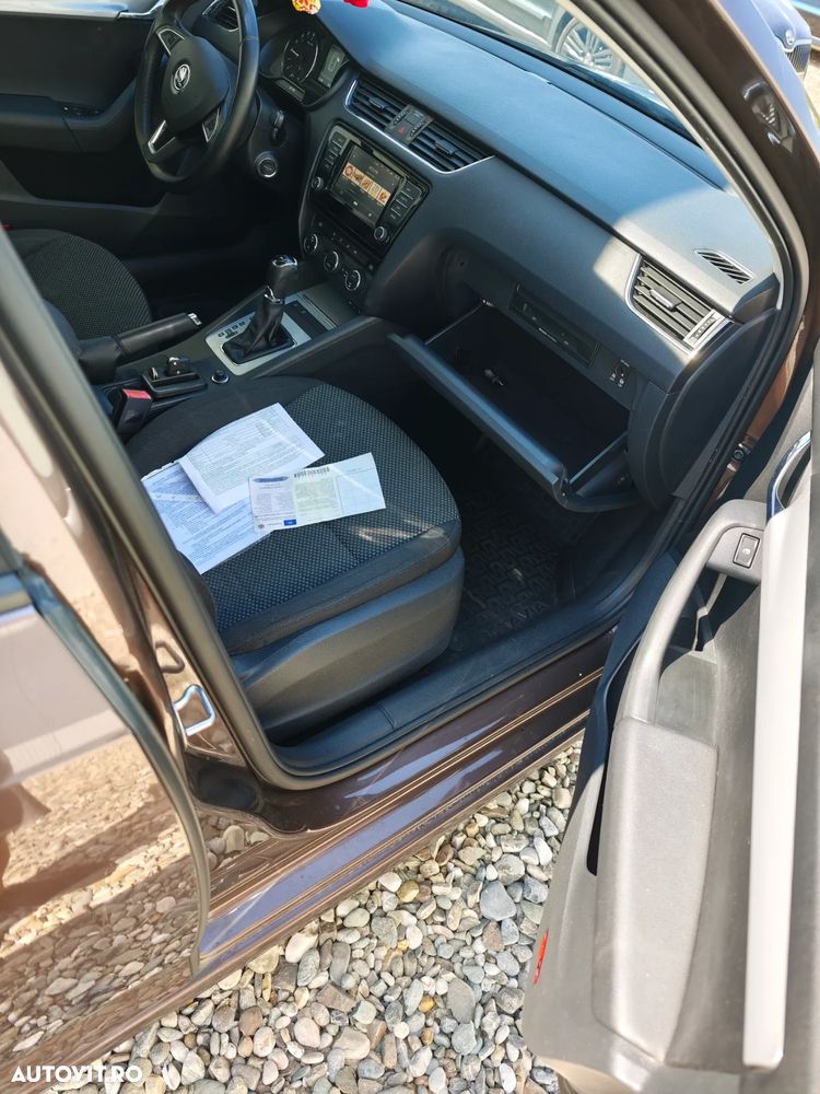 Skoda Octavia 2.0 TDI (Green tec) DSG Ambition - 13