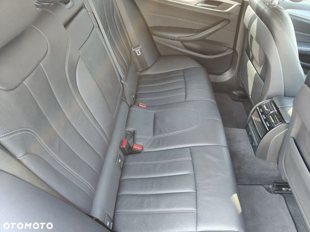 BMW Seria 5 520d xDrive Luxury Line - 14