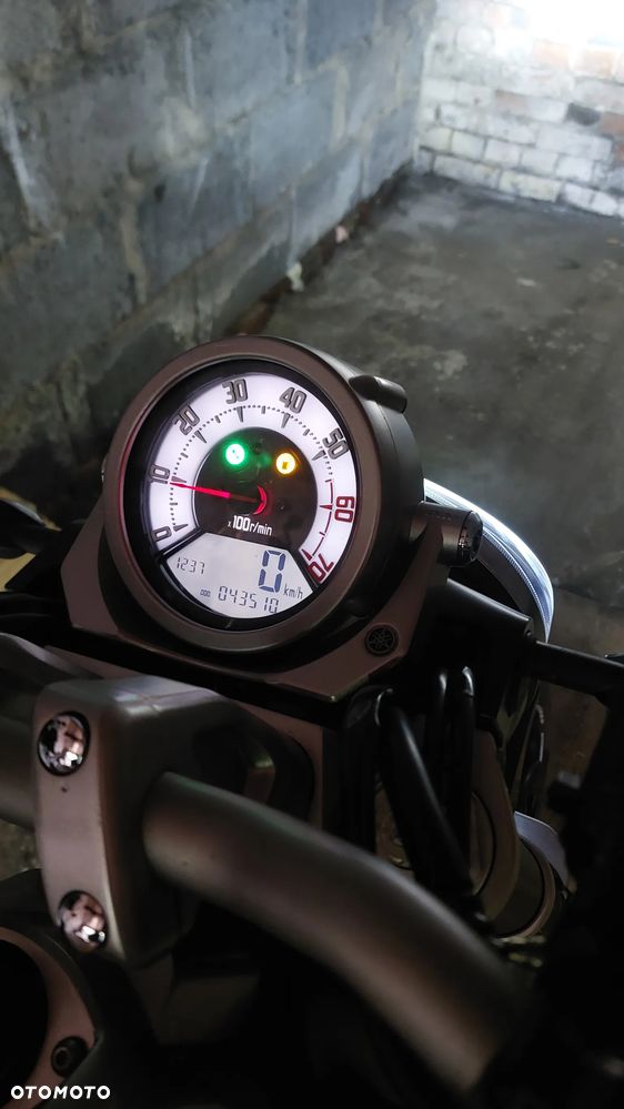 Yamaha MT - 12