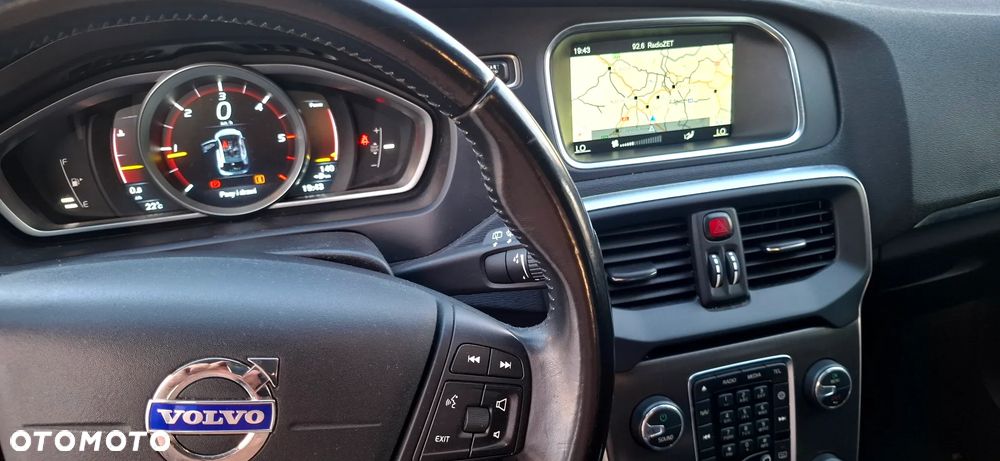 Volvo V40 D4 Kinetic - 8