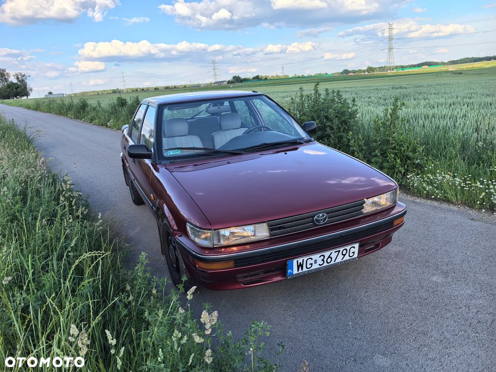 Toyota Corolla 1.6 GL - 17