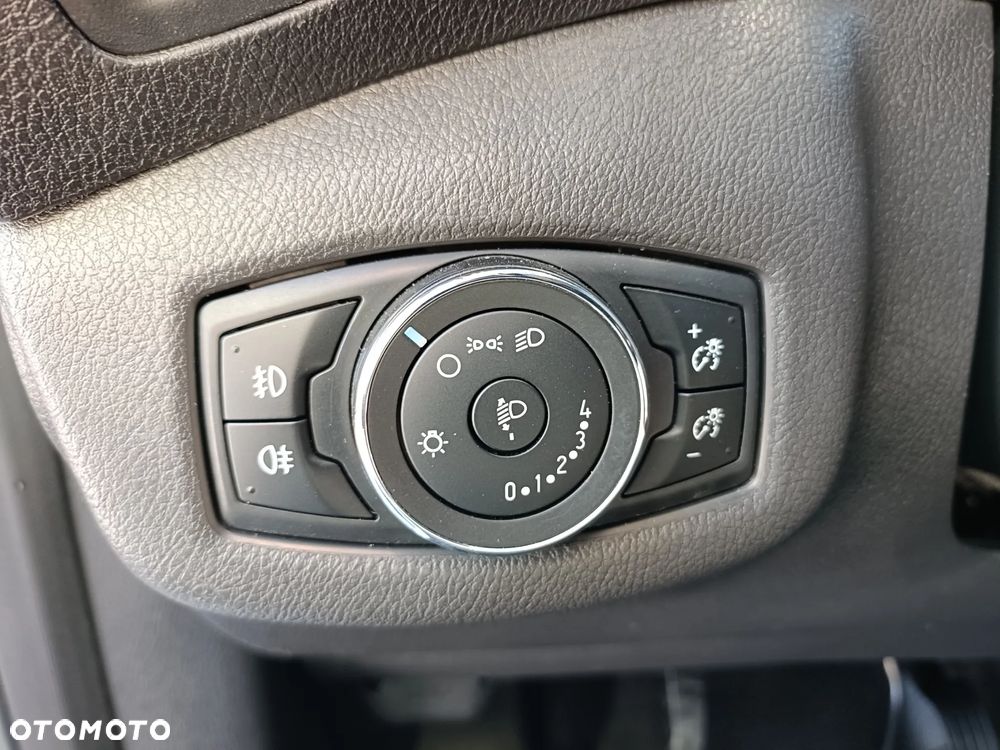 Ford Transit Connect - 13