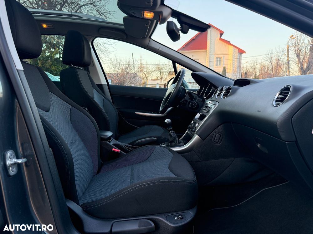 Peugeot 308 HDi FAP 150 Family - 11