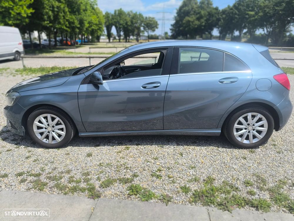 Mercedes-Benz A 180 (BlueEFFICIENCY) - 4