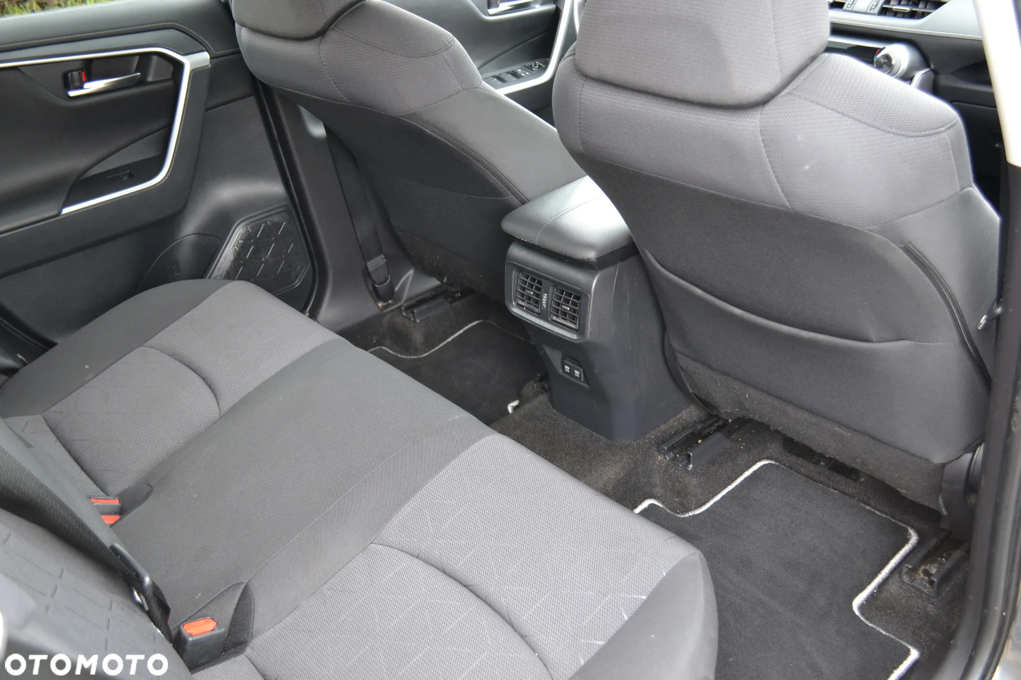 Toyota RAV4 - 29