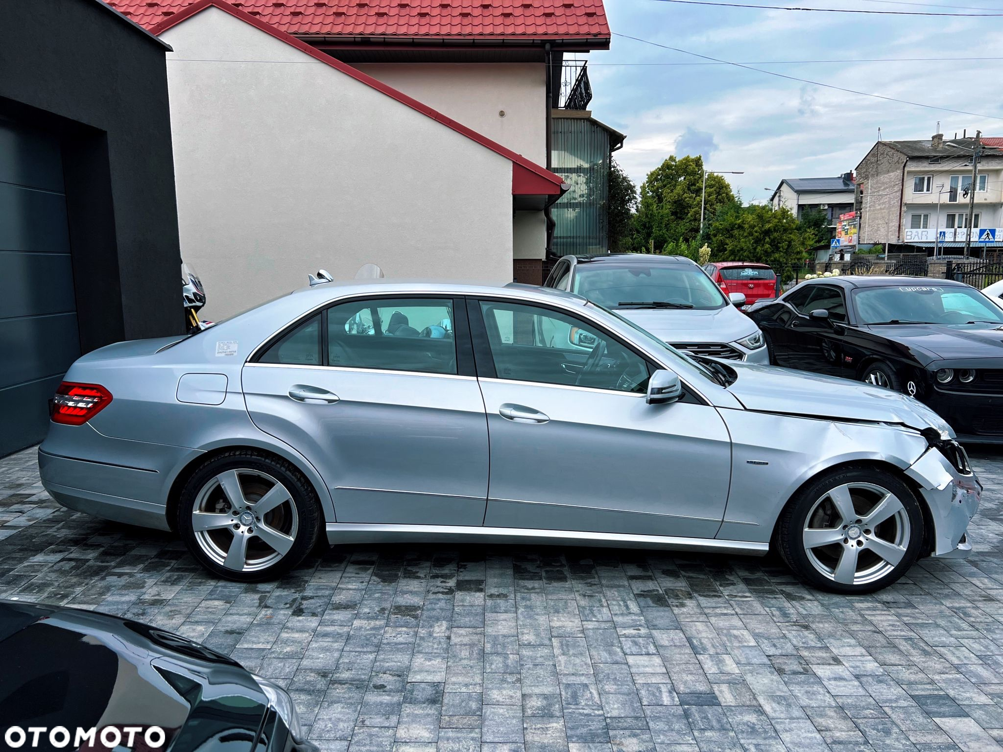Mercedes-Benz Klasa E 350 CDI BlueEff Avantgarde - 3