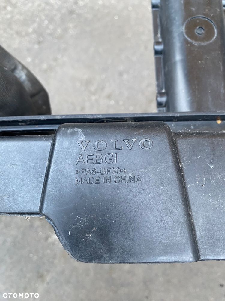 VOLVO XC60 2 II XC 60 MK2 ORYGINALNA KIEROWNICA POWIETRZA GÓRNA WLOT KRATKA Łapacz telewizor ekran tunel górny kanał powietrza żaluzja 32345498 PAS PRZEDNI WZMOCNIENIE CZOŁOWE 112968901  112968800 - 10