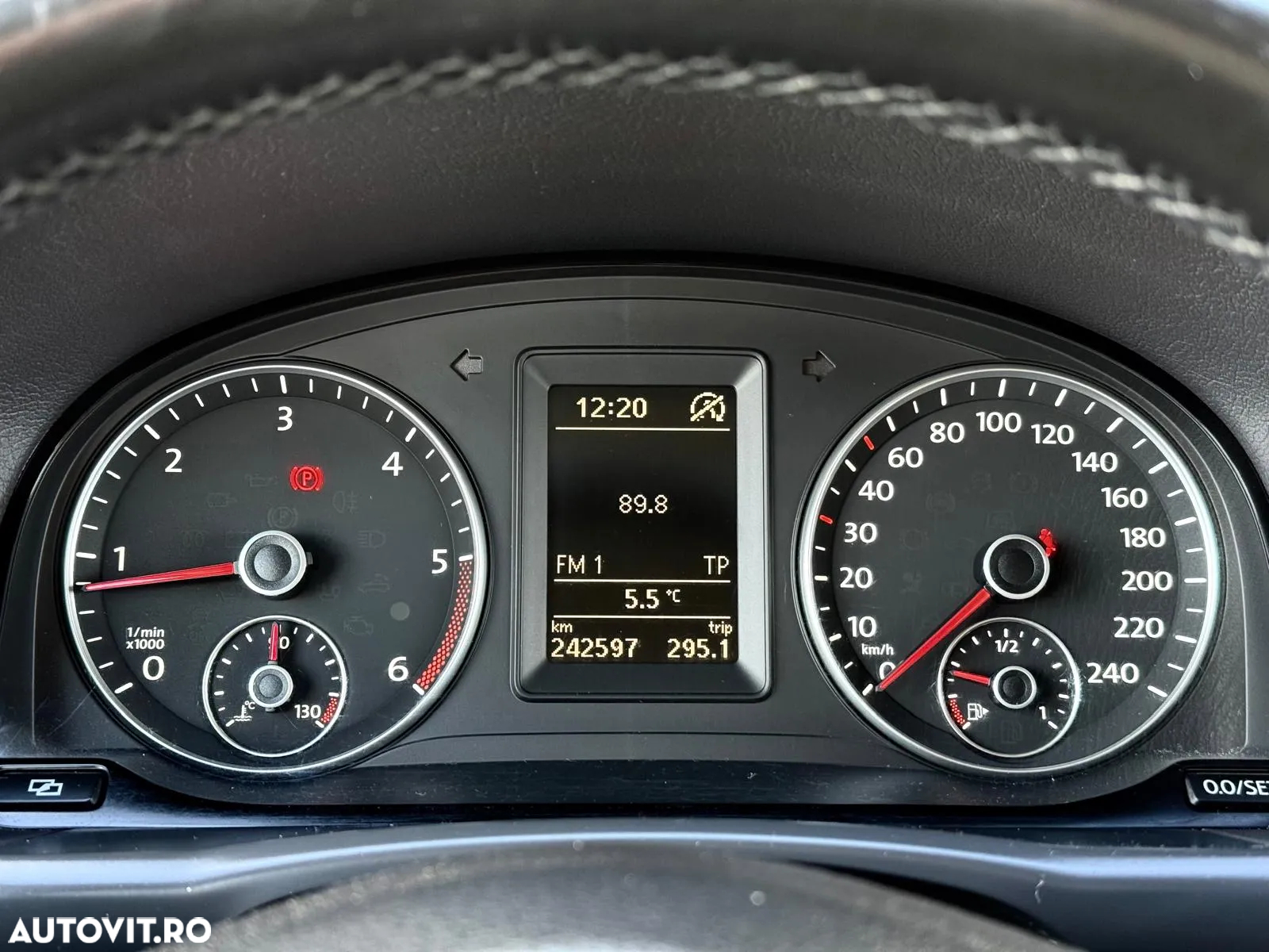 Volkswagen Touran 1.6 TDI BlueMotion Technology Comfortline - 22