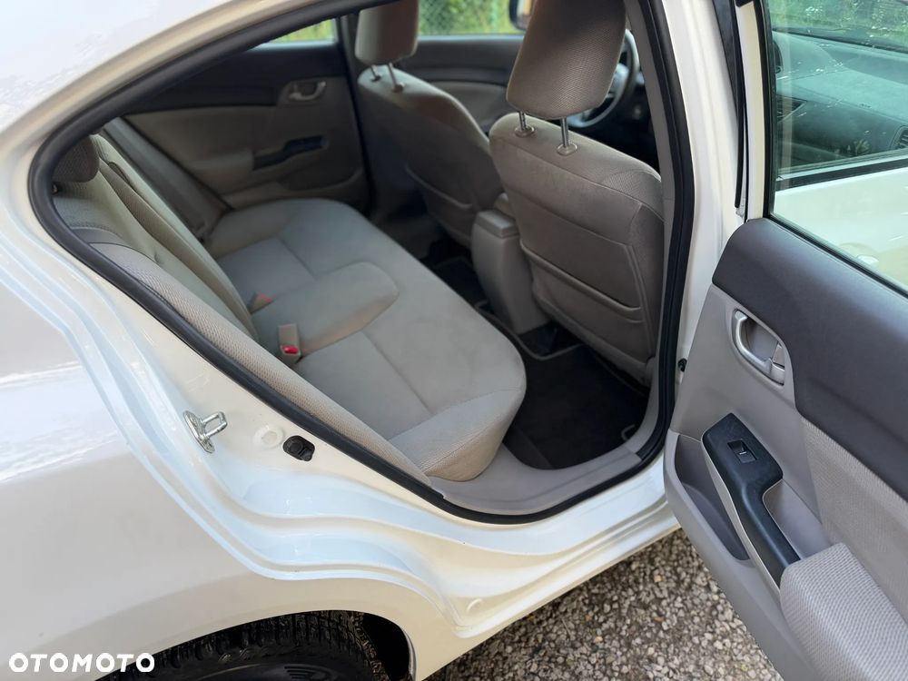 Honda Civic 1.8 Comfort - 23