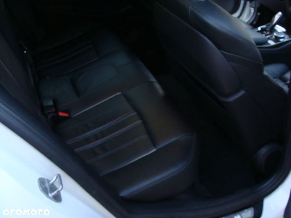 BMW Seria 5 520d xDrive M Sport sport - 26