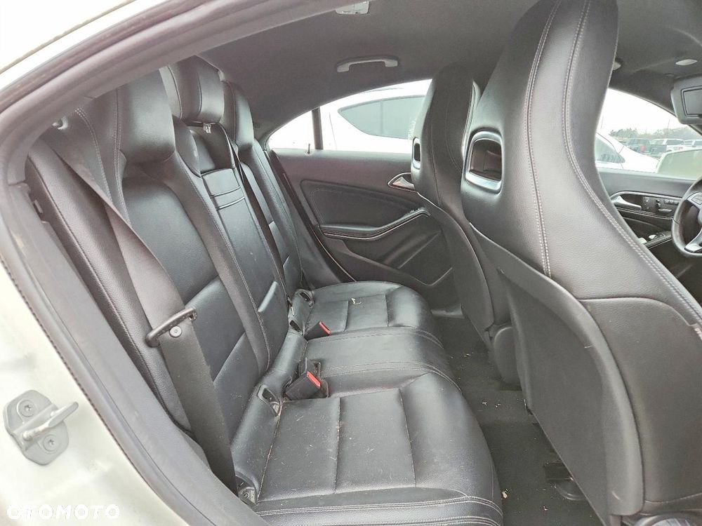 Mercedes-Benz CLA 250 4Matic 7G-DCT - 9