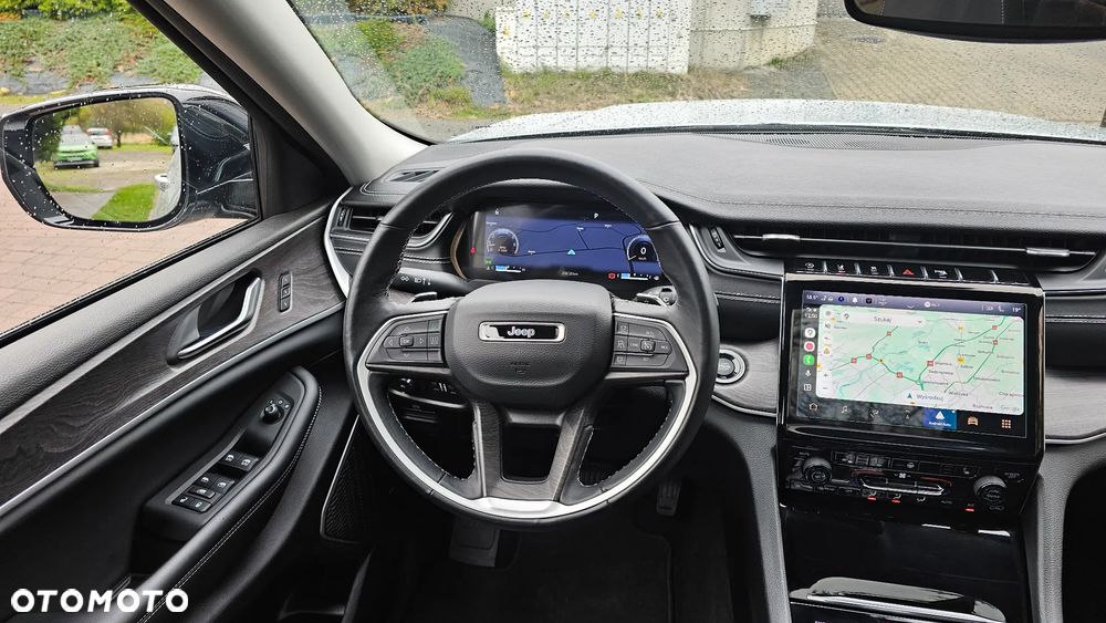 Jeep Grand Cherokee - 33