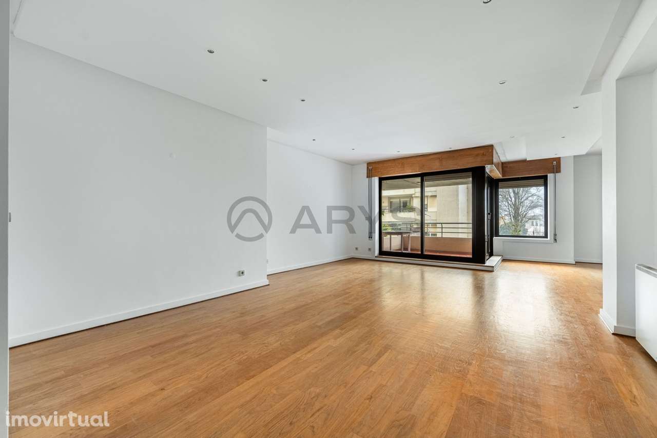 Apartamento T4 na primeira linha do mar - Foz do Douro, Porto - Grande imagem: 4/31