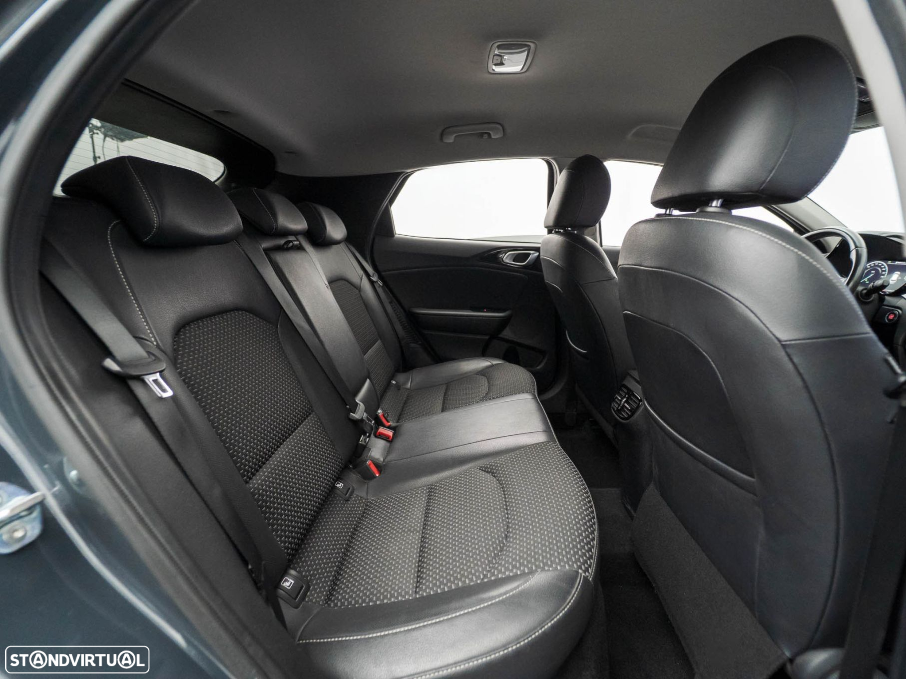 Kia XCeed 1.6 GDi PHEV First Edition - 36