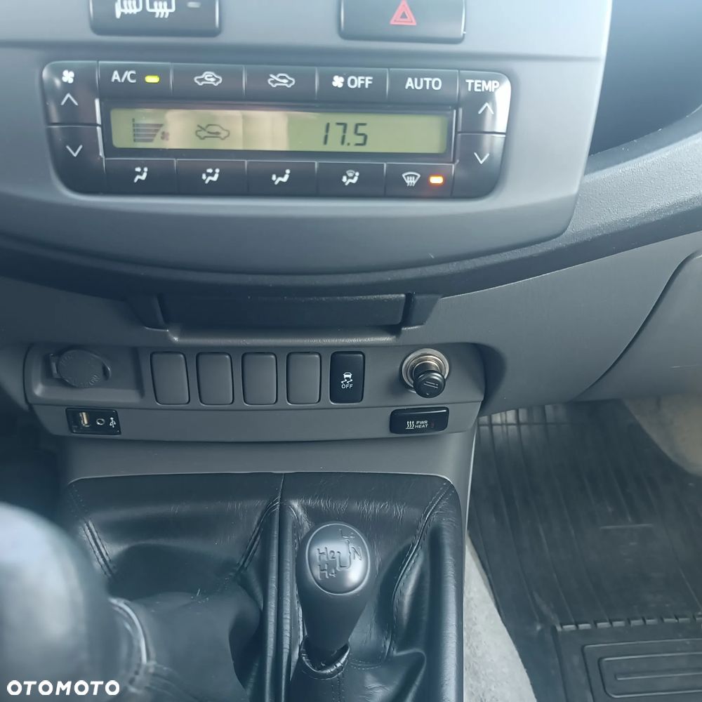 Toyota Hilux 3.0 D-4D SR5 - 10