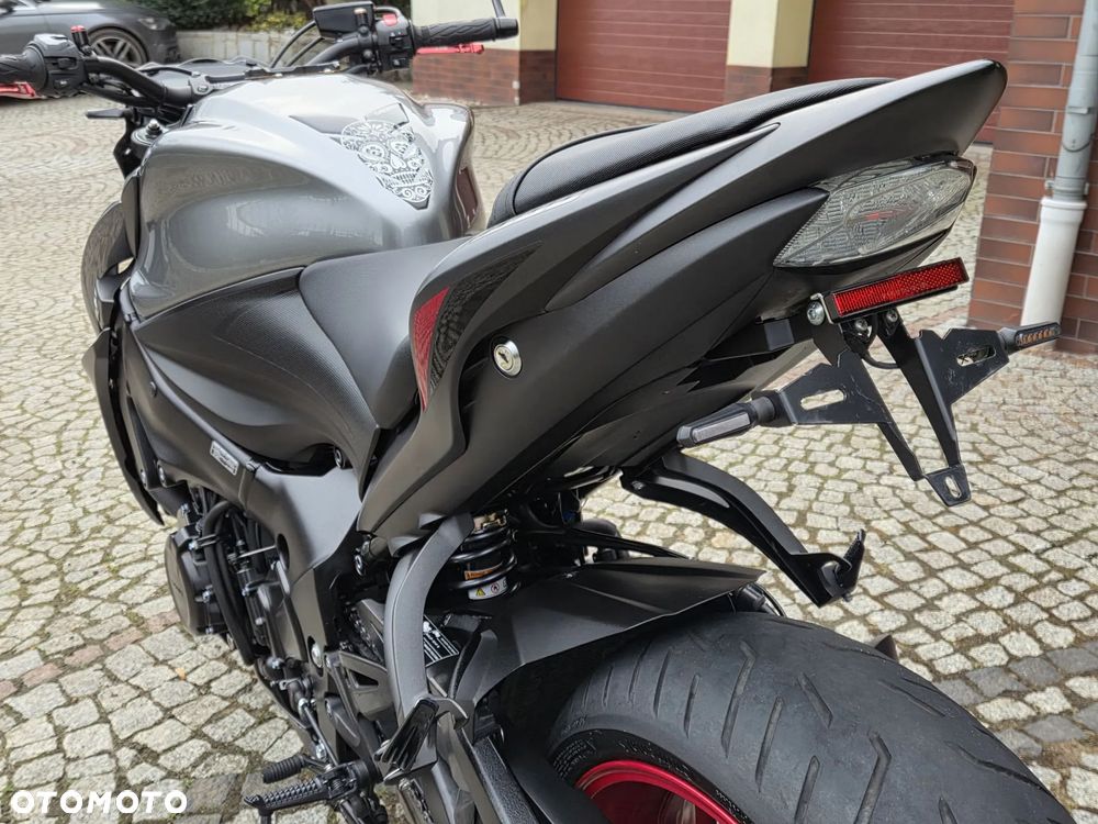 Suzuki GSX - 37
