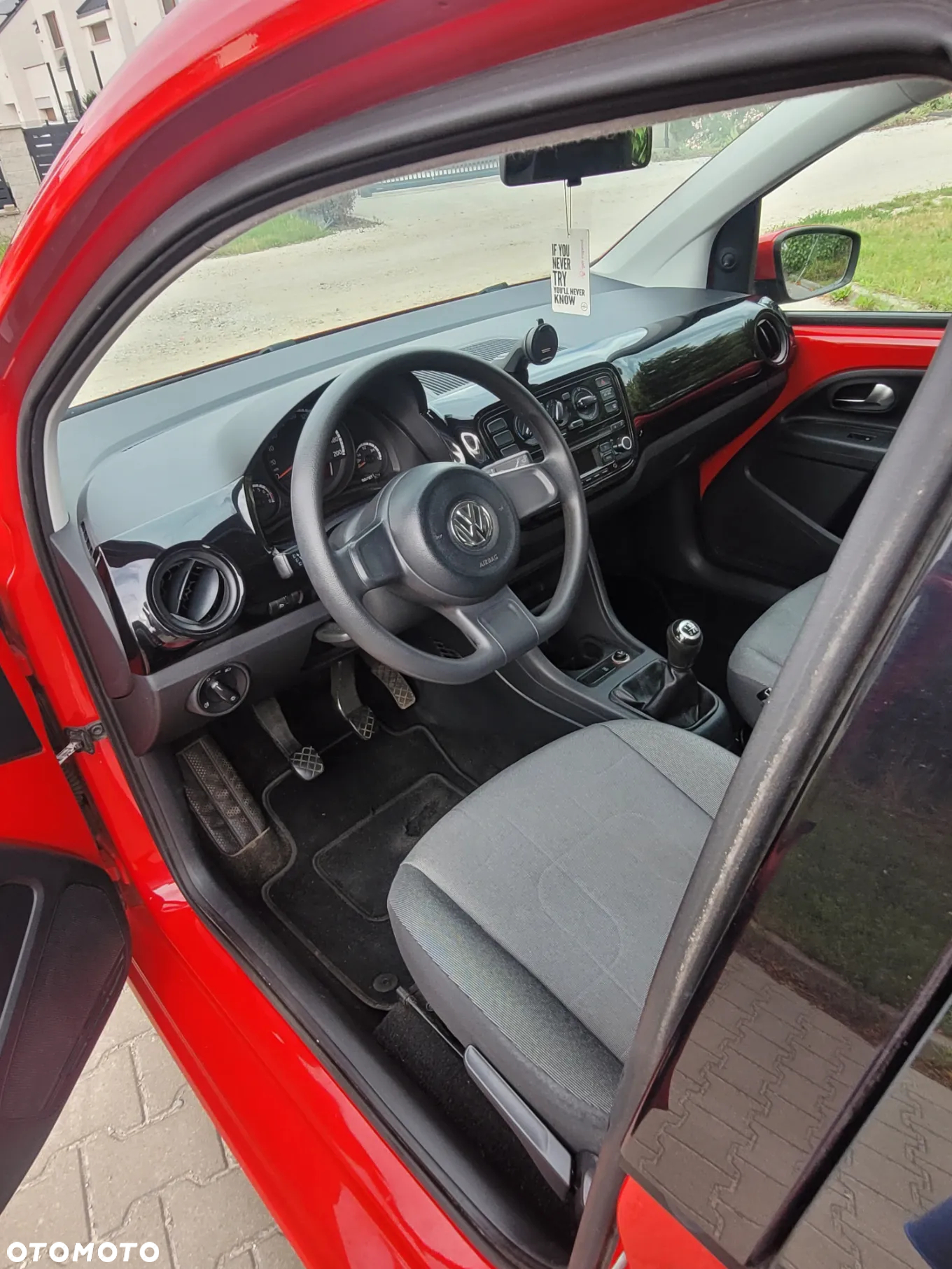 Volkswagen up! 1.0 high - 24