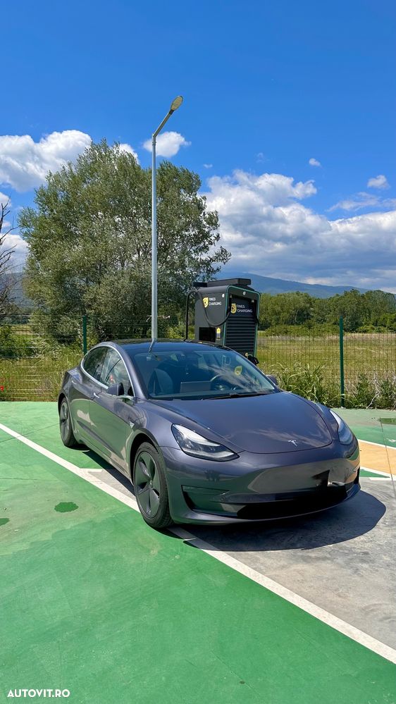 Tesla Model 3 - 2