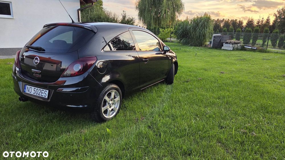 Opel Corsa 1.4 16V Color Edition - 4