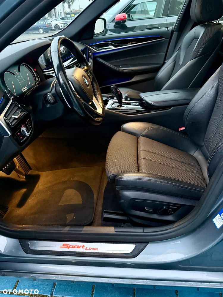 BMW Seria 5 525d Sport Line sport - 8