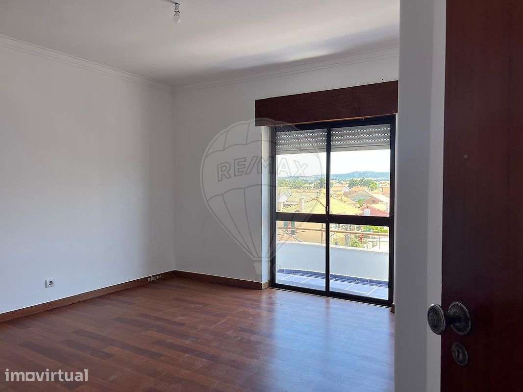 Apartamento T2 para arrendamento - Grande imagem: 3/9