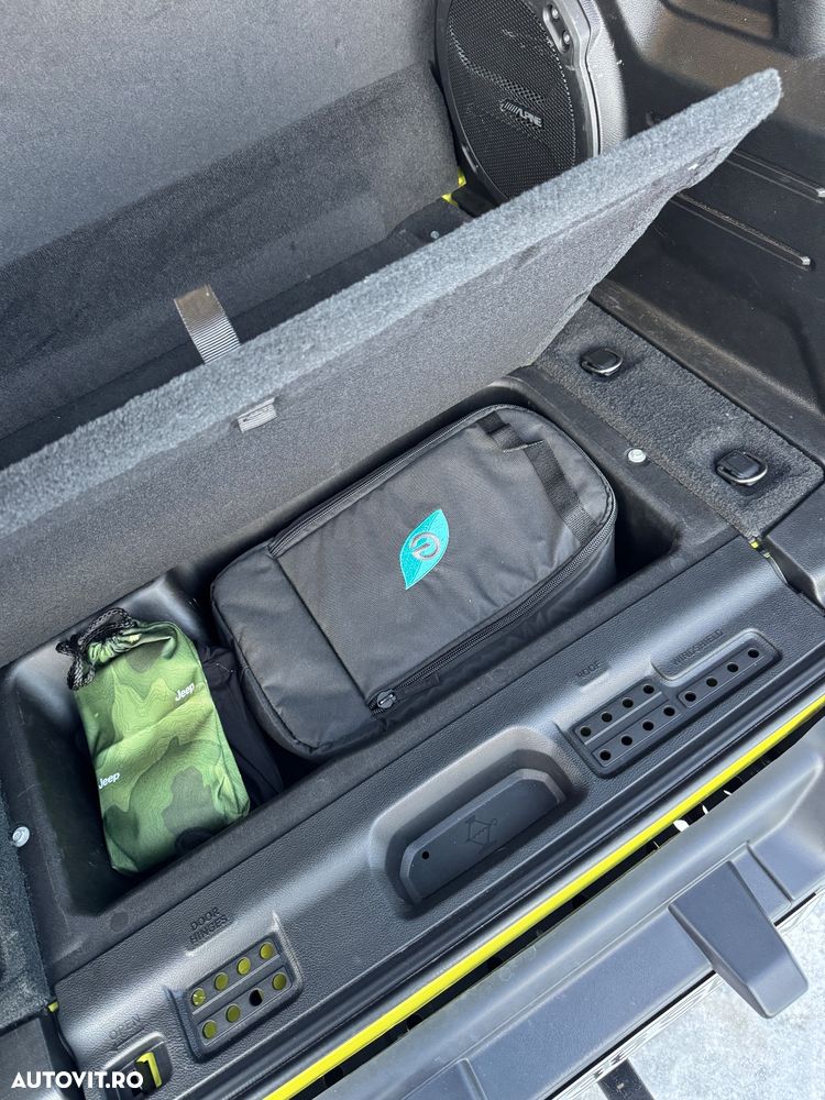 Jeep Wrangler - 8