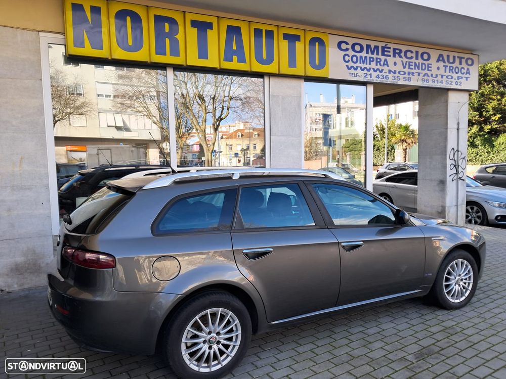 Alfa Romeo 159 Sportwagon 1.9 JTDm 16V Elegante - 5