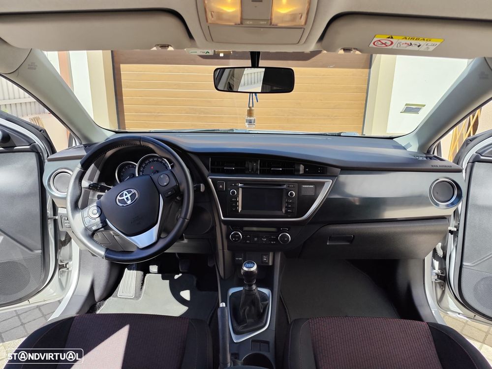 Toyota Auris 1.4 D-4D Comfort+Pack Sport - 7