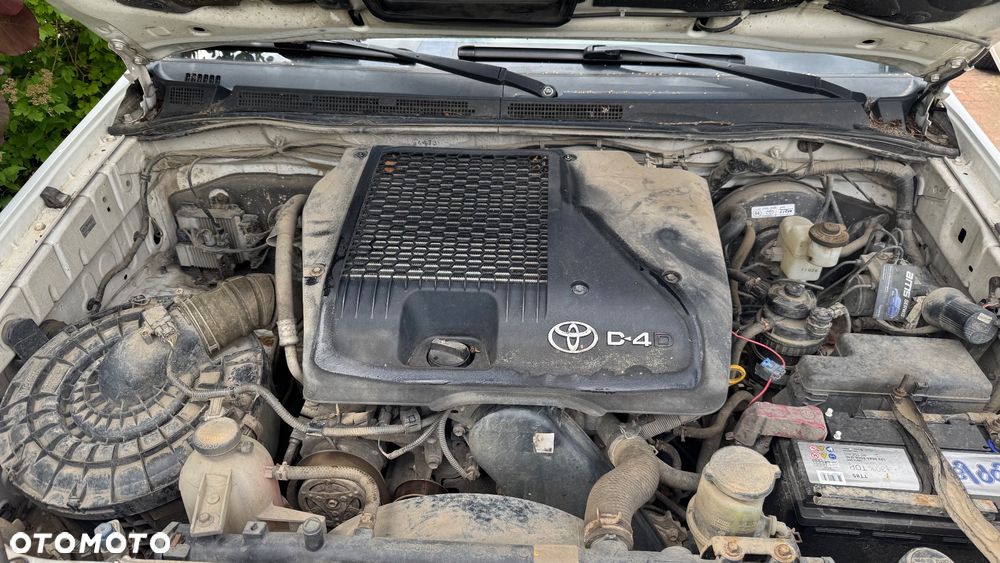 Toyota Hilux 2.5 D-4D DLX - 14