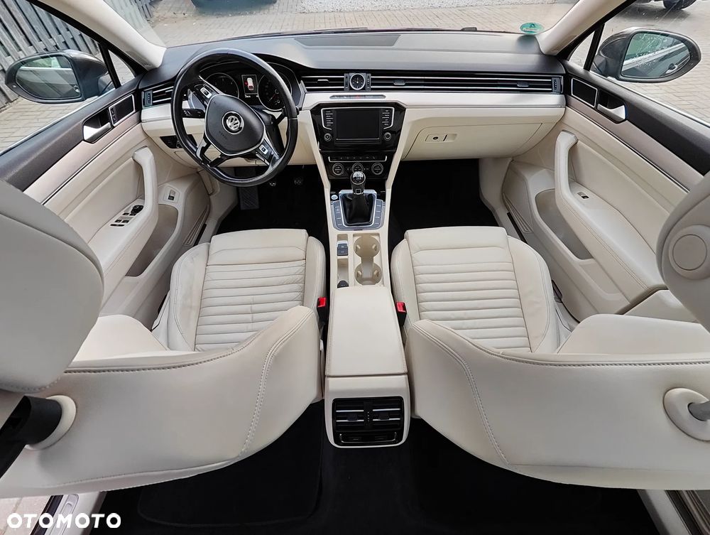 Volkswagen Passat - 21
